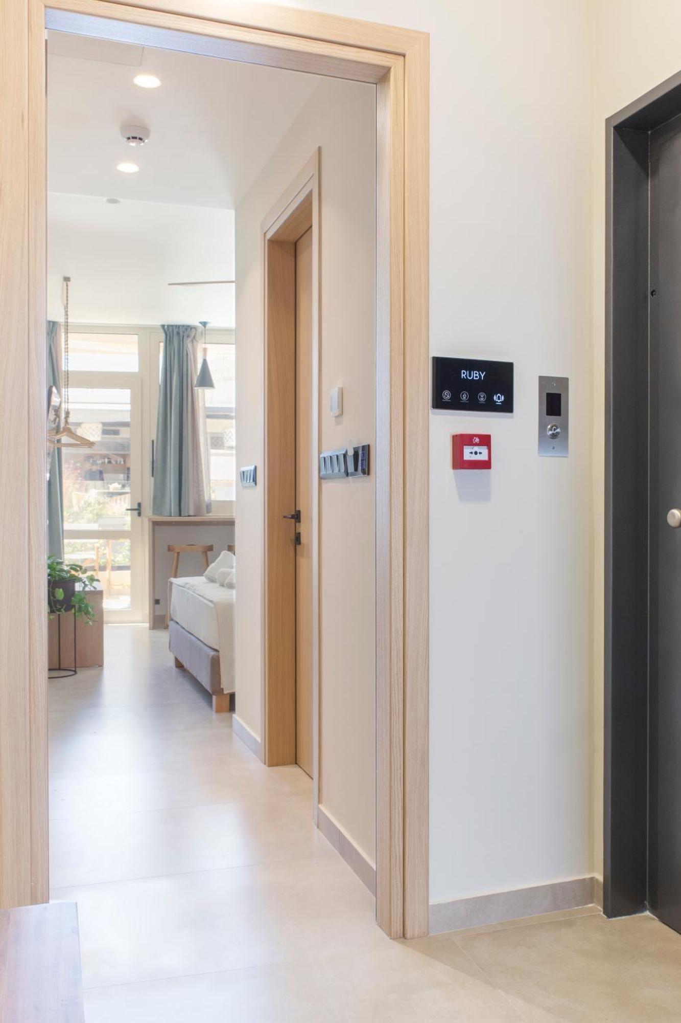 אתונה Living Stone Condo Hotel מראה חיצוני תמונה